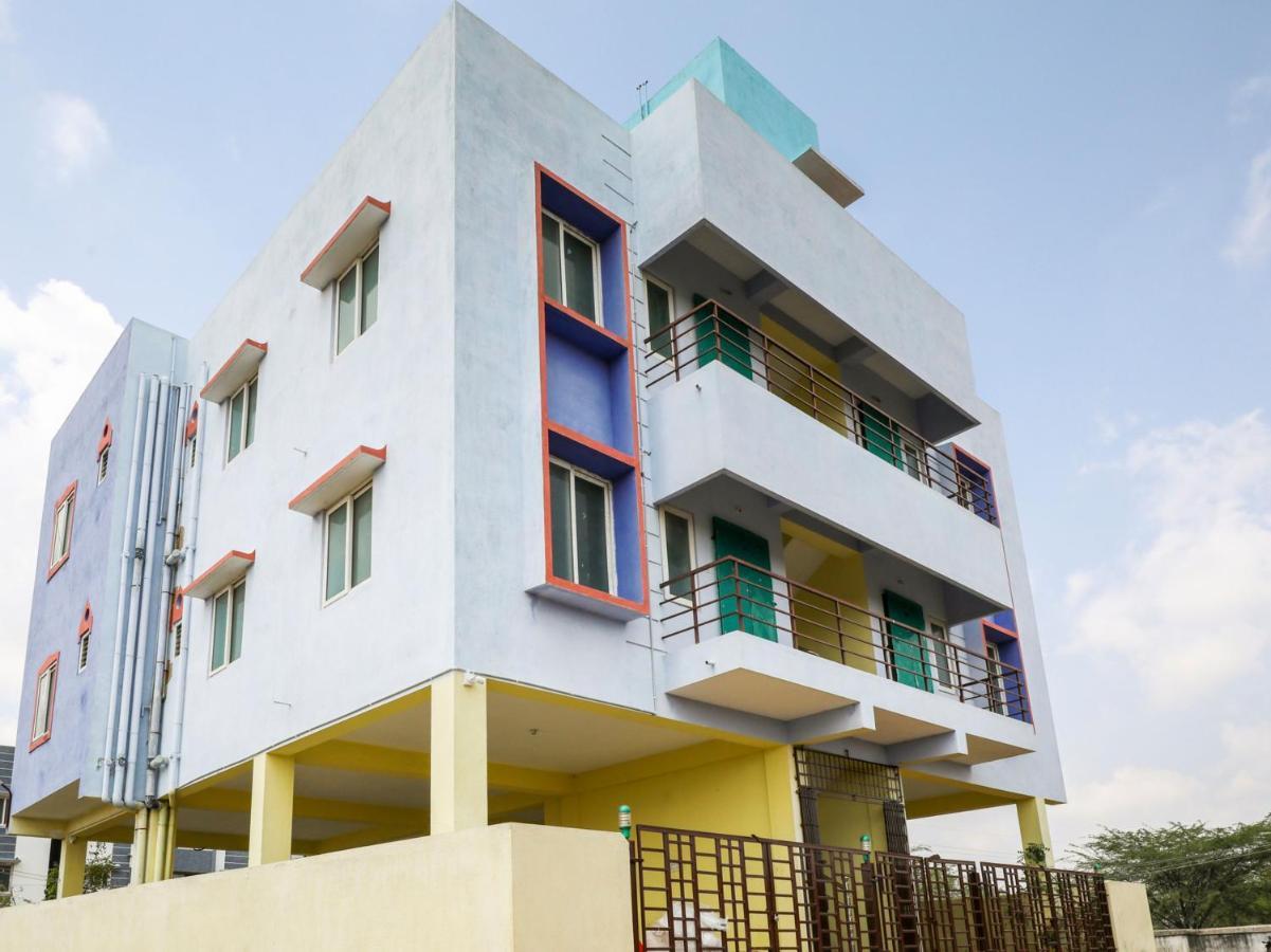 Oyo 49867 Kalpana Residency